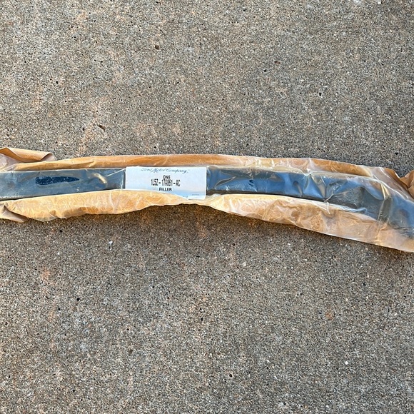 Genuine OEM Ford Lower Bumper Filler - Picture 2 of 4